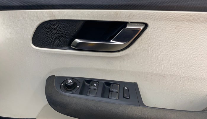 2023 Tata ALTROZ XZA, Petrol, Automatic, 31,031 km, Driver Side Door Panels Control