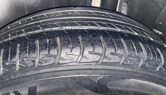 2015 Maruti Ciaz VXI+, Petrol, Manual, 59,542 km, Left Rear Tyre Tread