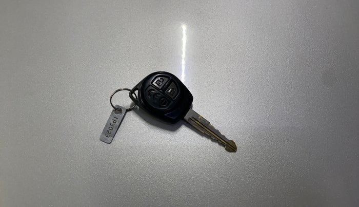 2015 Maruti Ciaz VXI+, Petrol, Manual, 59,542 km, Key Close Up