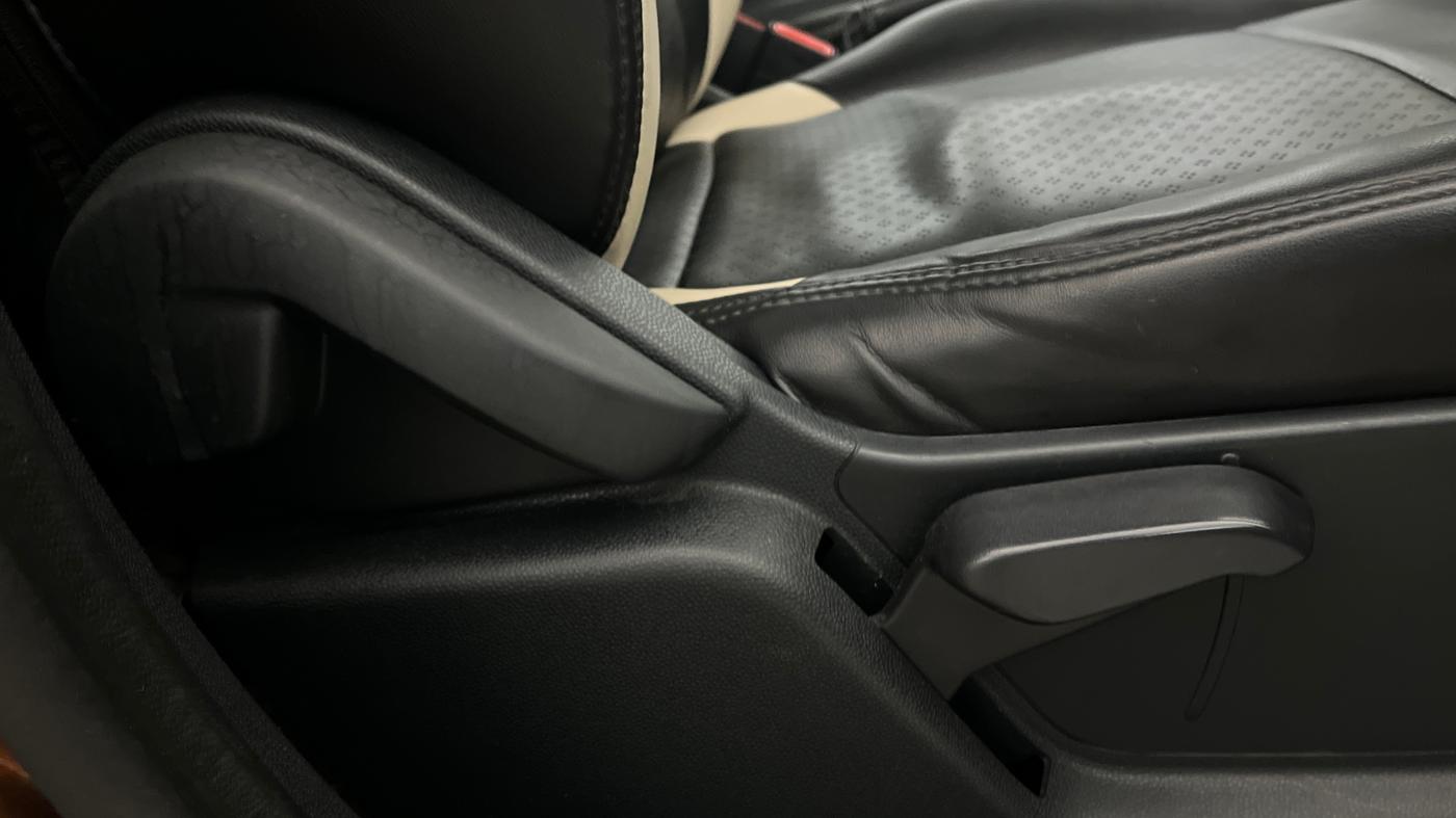 2020 Ford Ecosport TITANIUM 1.5L PETROL, Petrol, Manual, 40,494 km, Driver Side Adjustment Panel