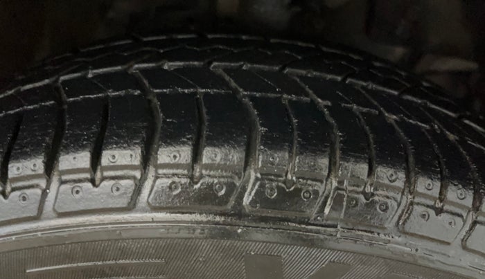 2015 Honda Amaze 1.2L I-VTEC E, Petrol, Manual, 55,595 km, Right Front Tyre Tread