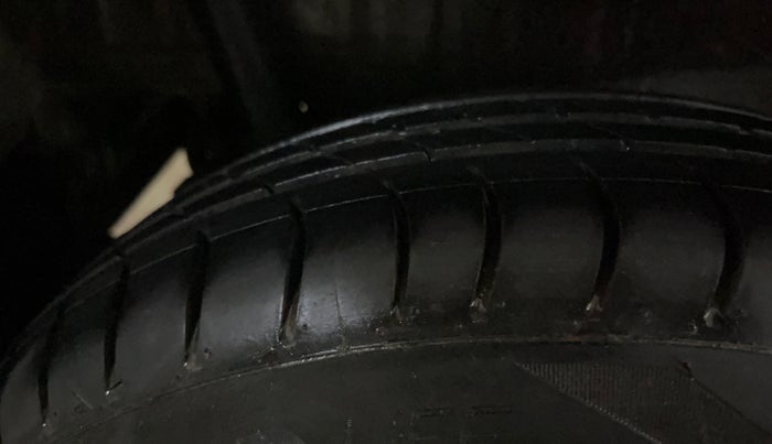 2018 Maruti Wagon R 1.0 LXI CNG, CNG, Manual, 50,792 km, Right Rear Tyre Tread