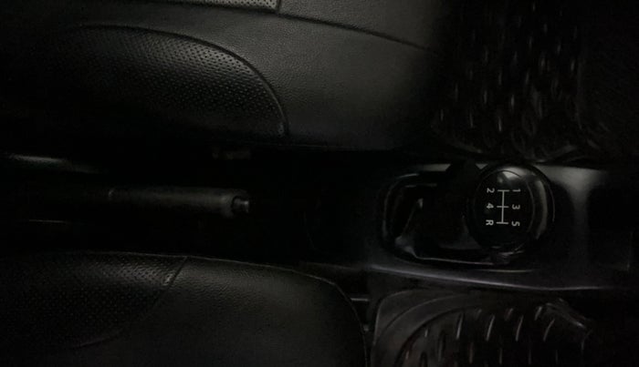 2018 Maruti Wagon R 1.0 LXI CNG, CNG, Manual, 50,792 km, Gear Lever