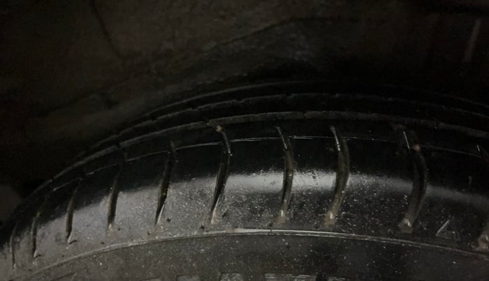 2018 Maruti Wagon R 1.0 LXI CNG, CNG, Manual, 50,792 km, Left Rear Tyre Tread