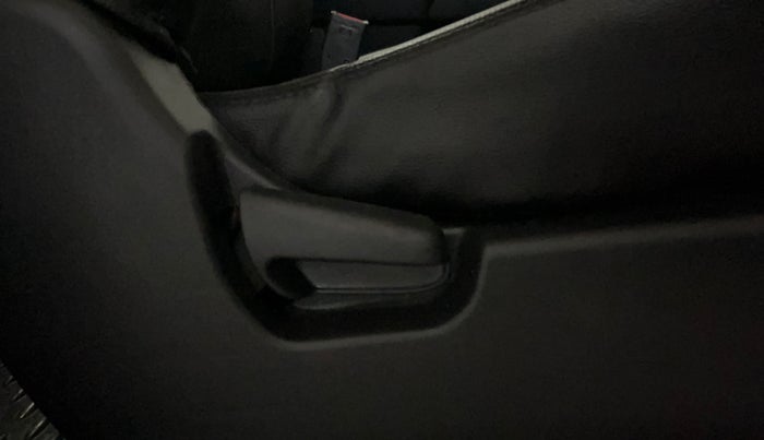 2018 Maruti Wagon R 1.0 LXI CNG, CNG, Manual, 50,792 km, Driver Side Adjustment Panel