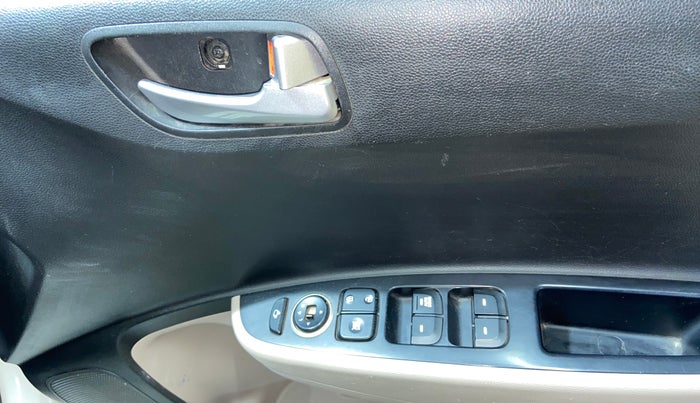 2016 Hyundai Grand i10 ASTA 1.2 KAPPA VTVT, Petrol, Manual, 61,032 km, Driver Side Door Panels Control