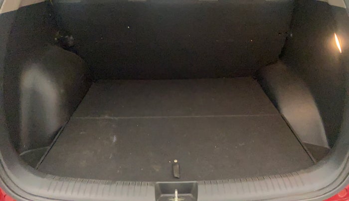 2017 Hyundai Creta E PLUS 1.6 PETROL, Petrol, Manual, 93,555 km, Boot Inside