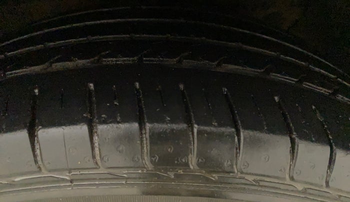 2017 Hyundai Creta E PLUS 1.6 PETROL, Petrol, Manual, 93,555 km, Right Front Tyre Tread