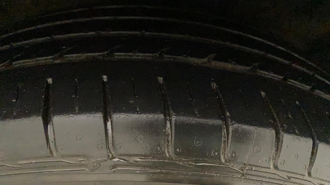 2017 Hyundai Creta E PLUS 1.6 PETROL, Petrol, Manual, 93,555 km, Right Rear Tyre Tread