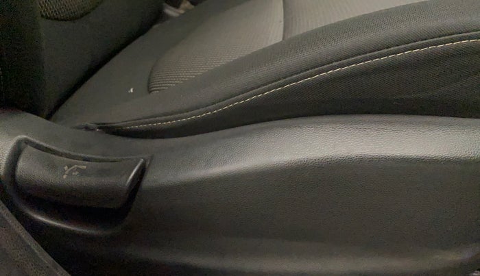 2017 Hyundai Creta E PLUS 1.6 PETROL, Petrol, Manual, 93,555 km, Driver Side Adjustment Panel