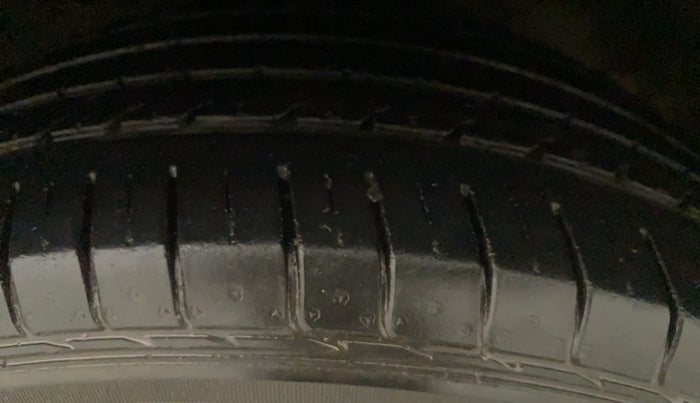2017 Hyundai Creta E PLUS 1.6 PETROL, Petrol, Manual, 93,555 km, Left Rear Tyre Tread