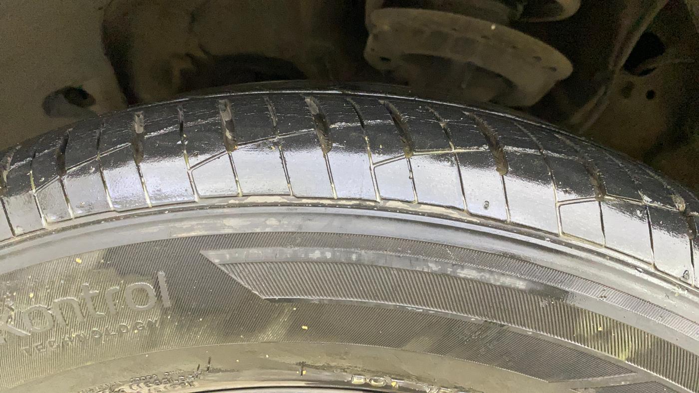 2019 Hyundai Creta SX AT 1.6 PETROL, Petrol, Automatic, 26,777 km, Left Front Tyre Tread