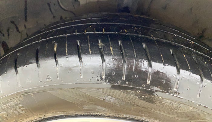 2024 Hyundai Verna SX(O) 1.5 MPI IVT , Petrol, Automatic, 5,953 km, Left Front Tyre Tread