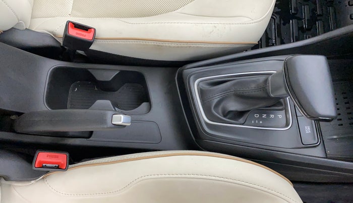 2024 Hyundai Verna SX(O) 1.5 MPI IVT , Petrol, Automatic, 5,953 km, Gear Lever