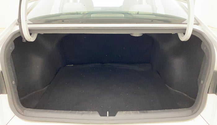 2024 Hyundai Verna SX(O) 1.5 MPI IVT , Petrol, Automatic, 5,953 km, Boot Inside