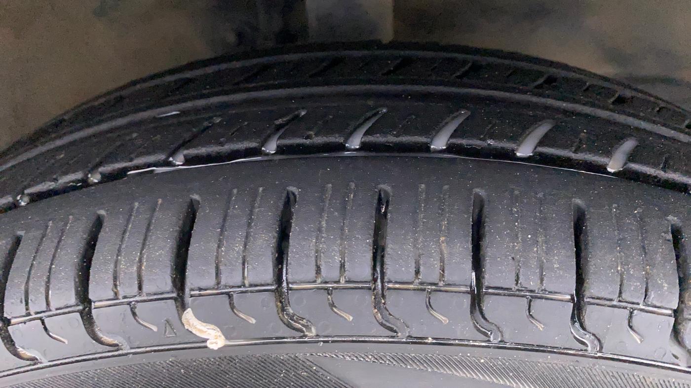 2013 Maruti Wagon R 1.0 LXI, Petrol, Manual, 53,777 km, Right Front Tyre Tread