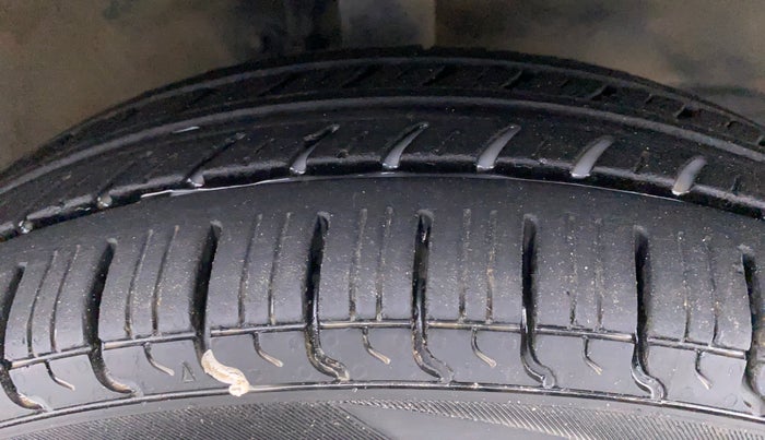 2013 Maruti Wagon R 1.0 LXI, Petrol, Manual, 53,777 km, Right Front Tyre Tread