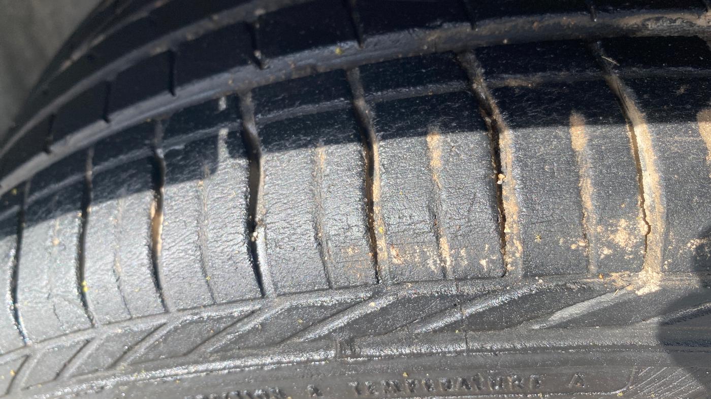 2018 Tata NEXON XZA PLUS PETROL, Petrol, Automatic, 59,408 km, Left Front Tyre Tread