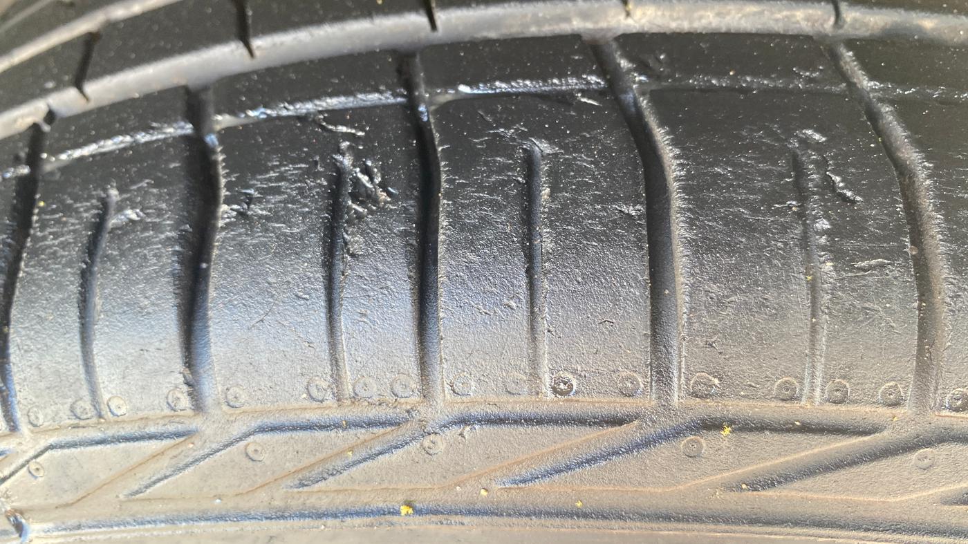 2018 Tata NEXON XZA PLUS PETROL, Petrol, Automatic, 59,408 km, Right Front Tyre Tread