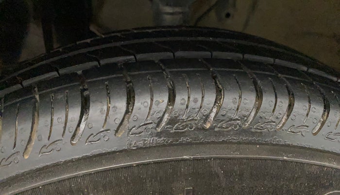 2020 Maruti New Wagon-R VXI 1.0, Petrol, Manual, 60,585 km, Left Front Tyre Tread