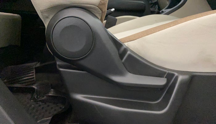 2020 Maruti New Wagon-R VXI 1.0, Petrol, Manual, 60,585 km, Driver Side Adjustment Panel