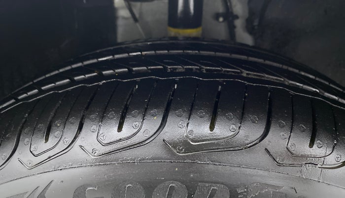 2022 Tata ALTROZ XZA PLUS, Petrol, Automatic, 17,288 km, Right Front Tyre Tread