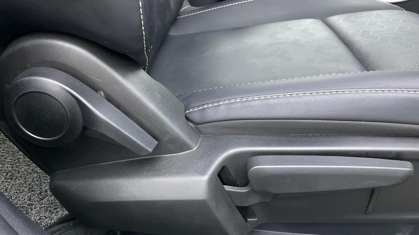 2022 Tata ALTROZ XZA PLUS, Petrol, Automatic, 17,288 km, Driver Side Adjustment Panel