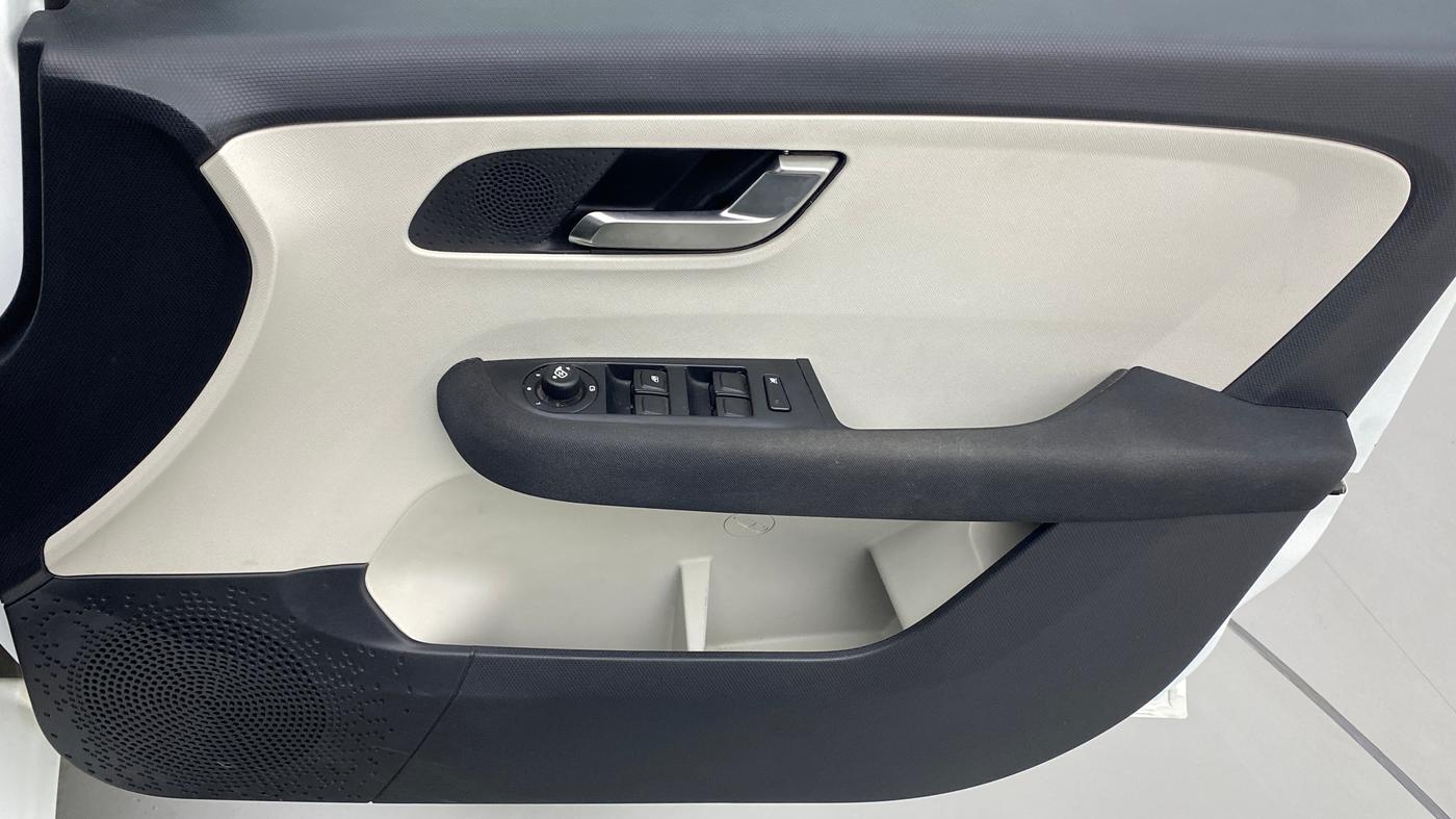 2022 Tata ALTROZ XZA PLUS, Petrol, Automatic, 17,288 km, Driver Side Door Panels Control