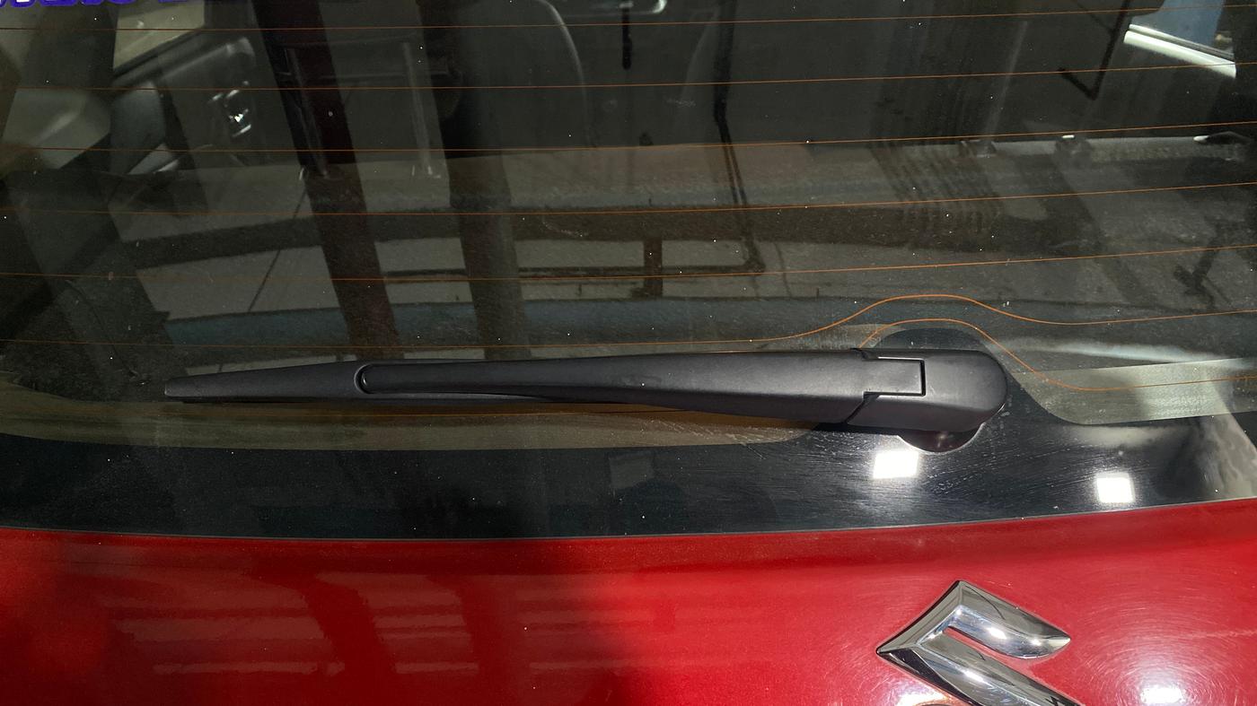 2023 Maruti BREZZA ZXI SMART HYBRID DUAL TONE, Petrol, Manual, 23,908 km, Rear Wiper