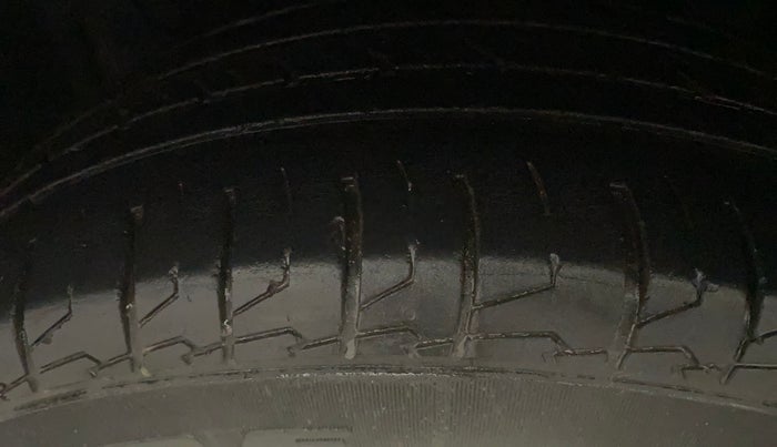 2020 Maruti S Cross ALPHA AT1.5, Petrol, Automatic, 76,798 km, Left Front Tyre Tread