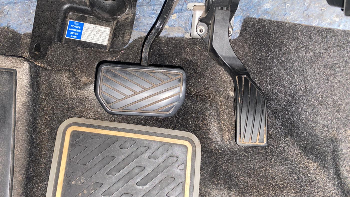 2020 Maruti S Cross ALPHA AT1.5, Petrol, Automatic, 76,838 km, Pedals