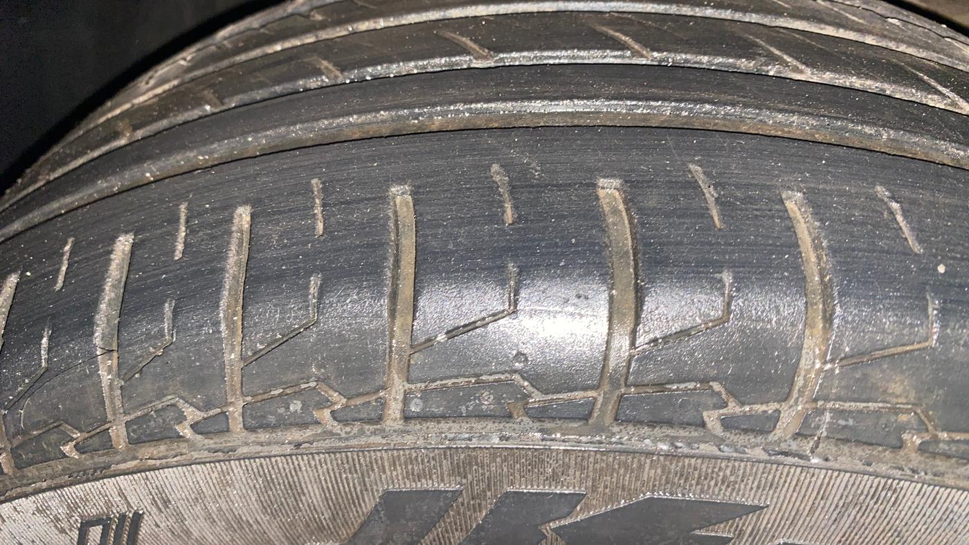 2020 Maruti S Cross ALPHA AT1.5, Petrol, Automatic, 76,838 km, Right Front Tyre Tread