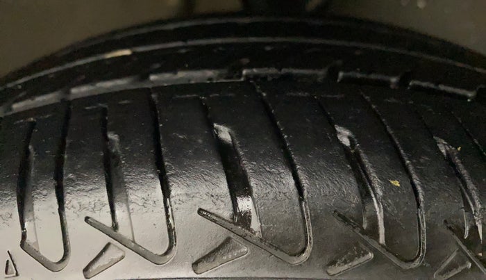 2016 Maruti Alto K10 VXI AMT, Petrol, Automatic, 43,158 km, Right Front Tyre Tread