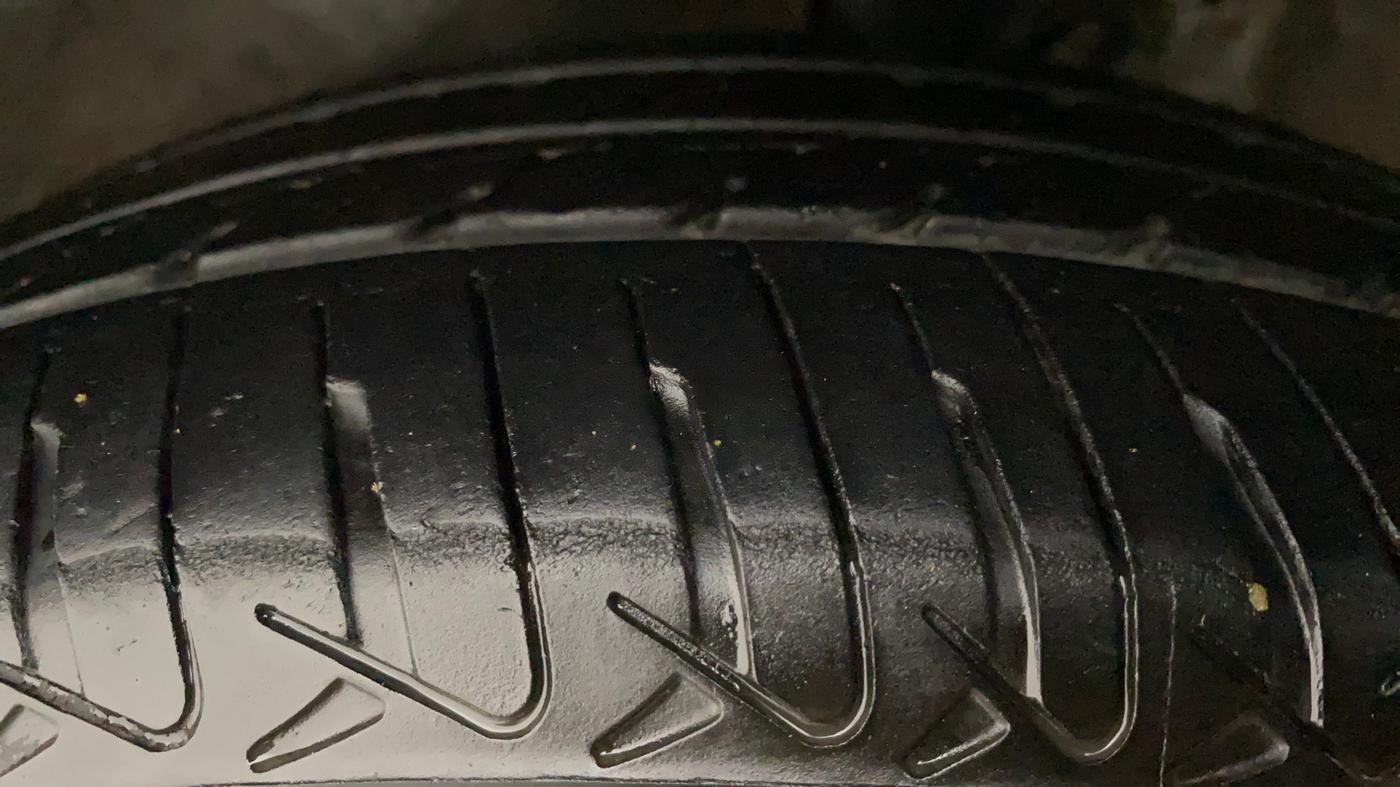 2016 Maruti Alto K10 VXI AMT, Petrol, Automatic, 43,158 km, Left Front Tyre Tread