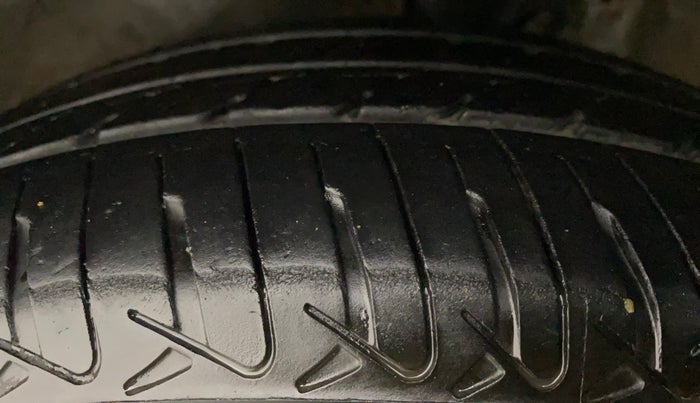 2016 Maruti Alto K10 VXI AMT, Petrol, Automatic, 43,158 km, Left Front Tyre Tread