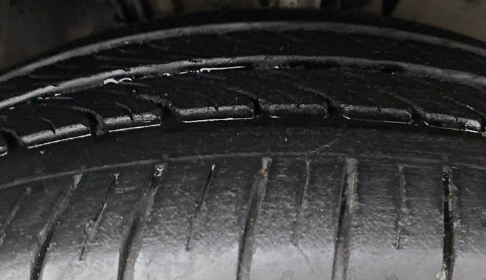 2013 Volkswagen Polo HIGHLINE1.2L PETROL, Petrol, Manual, 66,597 km, Right Front Tyre Tread