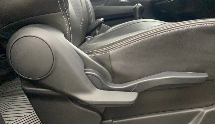 2021 Maruti XL6 ALPHA MT, Petrol, Manual, 54,293 km, Driver Side Adjustment Panel