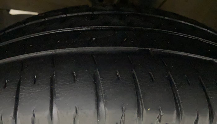 2021 Maruti XL6 ALPHA MT, Petrol, Manual, 54,293 km, Left Front Tyre Tread