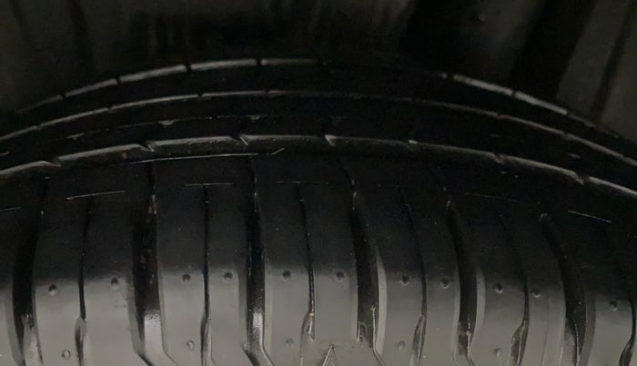 2021 Maruti XL6 ALPHA MT, Petrol, Manual, 54,293 km, Left Rear Tyre Tread