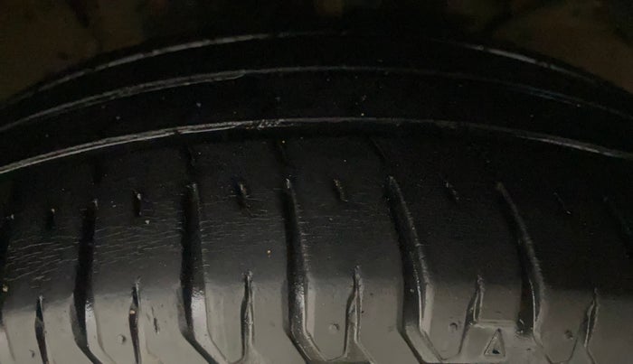 2021 Maruti XL6 ALPHA MT, Petrol, Manual, 54,293 km, Right Front Tyre Tread