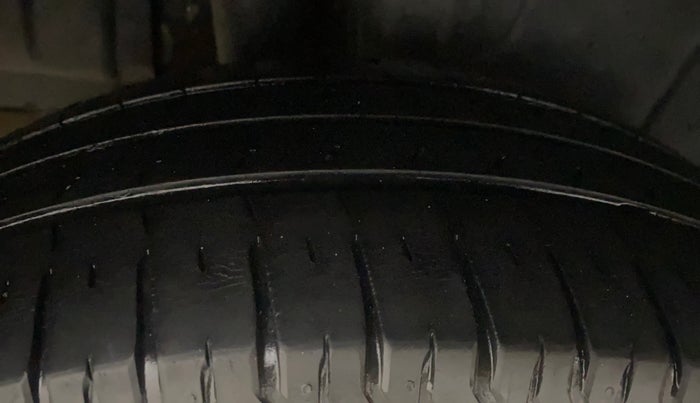 2021 Maruti XL6 ALPHA MT, Petrol, Manual, 54,293 km, Right Rear Tyre Tread