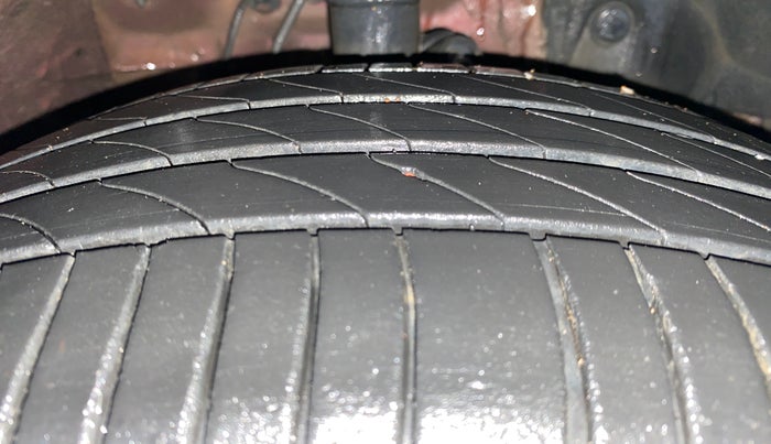 2018 Honda WR-V 1.2L I-VTEC VX MT, Petrol, Manual, 1,00,577 km, Right Front Tyre Tread