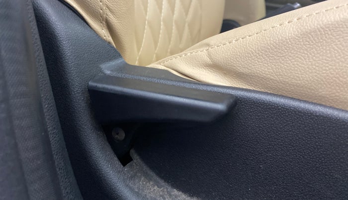 2018 Tata Tiago XT PETROL, Petrol, Manual, 1,49,097 km, Driver Side Adjustment Panel