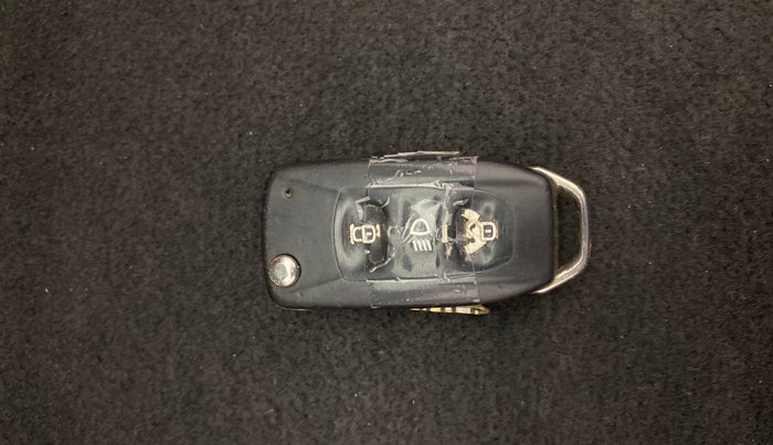 2018 Tata Tiago XT PETROL, Petrol, Manual, 1,49,097 km, Key Close Up