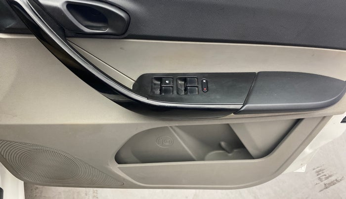 2018 Tata Tiago XT PETROL, Petrol, Manual, 1,49,097 km, Driver Side Door Panels Control
