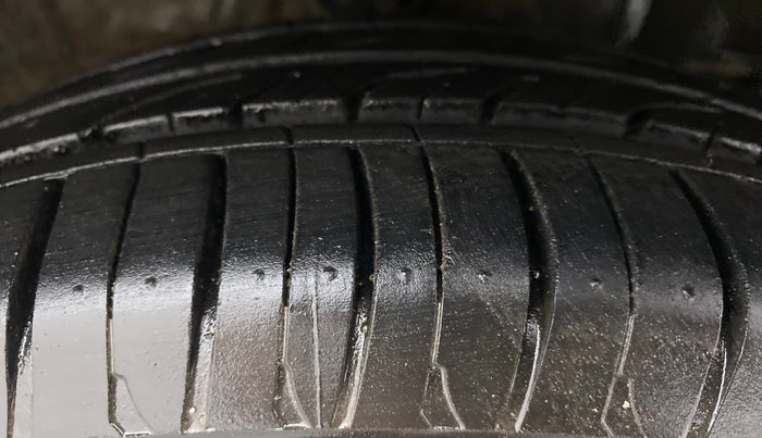 2017 Honda Jazz 1.2L I-VTEC V AT, Petrol, Automatic, 59,929 km, Right Front Tyre Tread