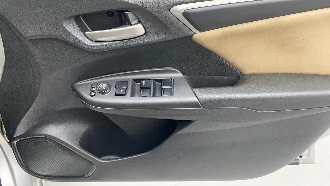 2017 Honda Jazz 1.2L I-VTEC V AT, Petrol, Automatic, 59,929 km, Driver Side Door Panels Control