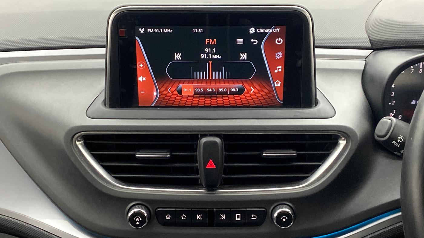 2020 Tata ALTROZ XZ 1.2, Petrol, Manual, 28,672 km, Infotainment System