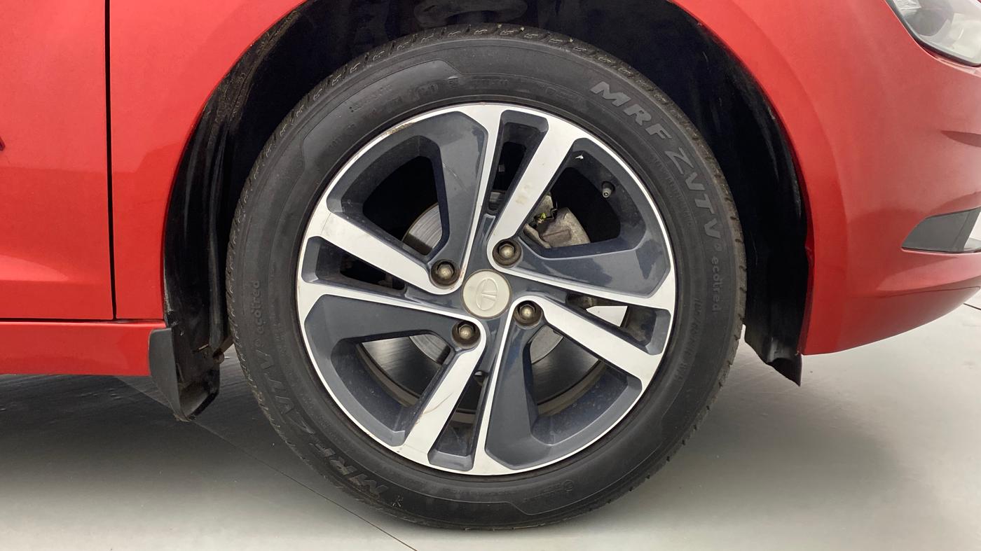2020 Tata ALTROZ XZ 1.2, Petrol, Manual, 28,672 km, Right Front Wheel