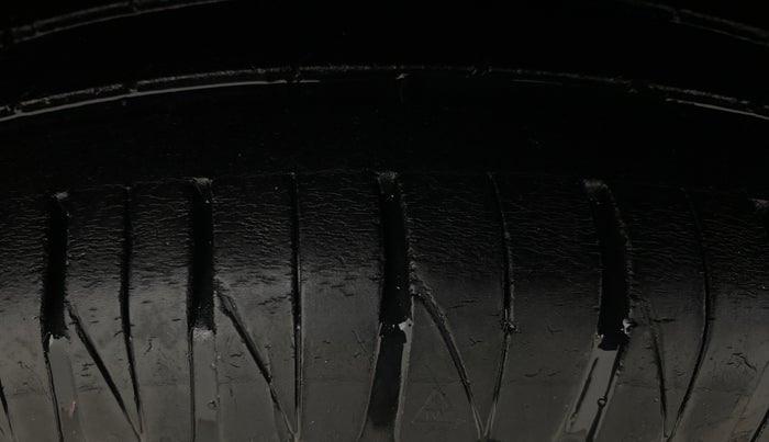 2020 KIA SONET GTX PLUS 1.5 AT, Diesel, Automatic, 75,959 km, Right Rear Tyre Tread